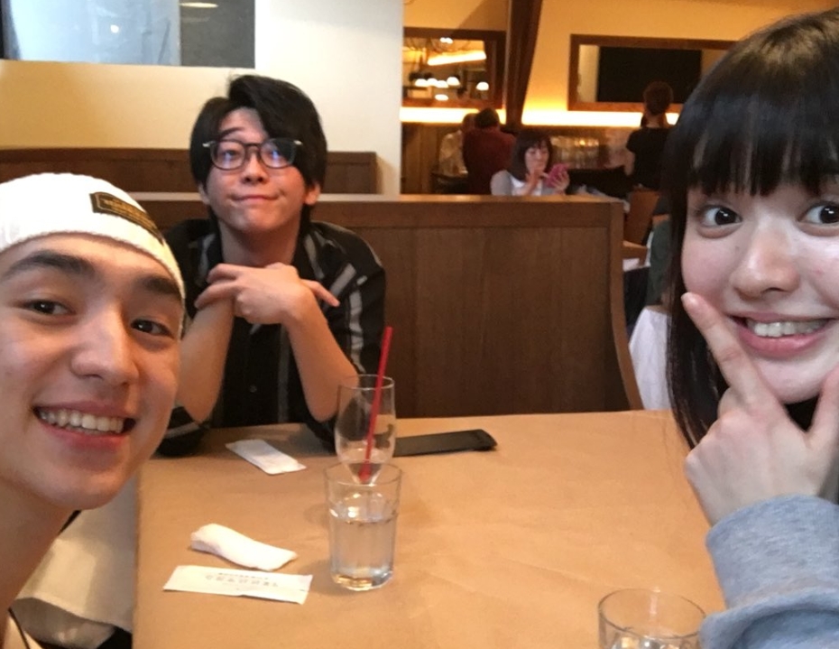 大森元貴と鎮西寿々歌とソーズビー・キャメロン