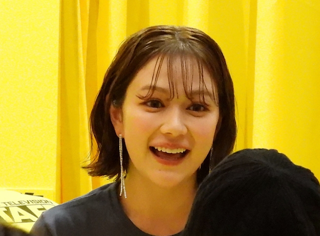 村重杏奈の唇